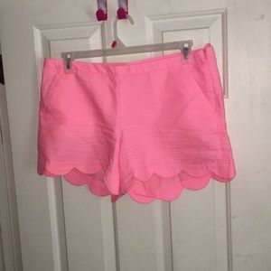 Magnolia Scallop shorts